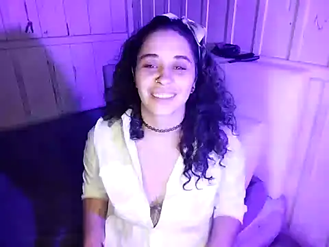 Snapshot of Rosaselvagem chatting on December 25, 2024, 11:31 pm Rosaselvagem online show from December 25, 2024, 11:31 pm