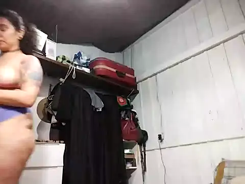 Snapshot of Rosaselvagem chatting on December 11, 2024, 4:20 pm Rosaselvagem online show from December 11, 2024, 4:20 pm