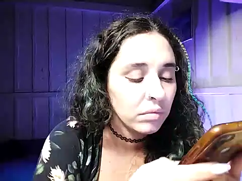 Snapshot of Rosaselvagem chatting on December 3, 2024, 2:09 am Rosaselvagem online show from December 3, 2024, 2:09 am