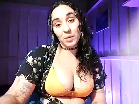 Snapshot of Rosaselvagem chatting on December 2, 2024, 11:02 pm Rosaselvagem online show from December 2, 2024, 11:02 pm