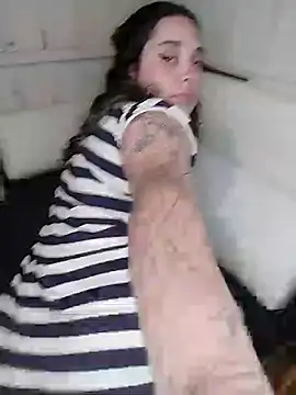 Snapshot of Rosaselvagem chatting on January 17, 2025, 1:25 am Rosaselvagem online show from January 17, 2025, 1:25 am