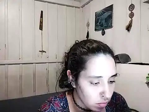 Snapshot of Rosaselvagem chatting on December 23, 2024, 10:33 pm Rosaselvagem online show from December 23, 2024, 10:33 pm