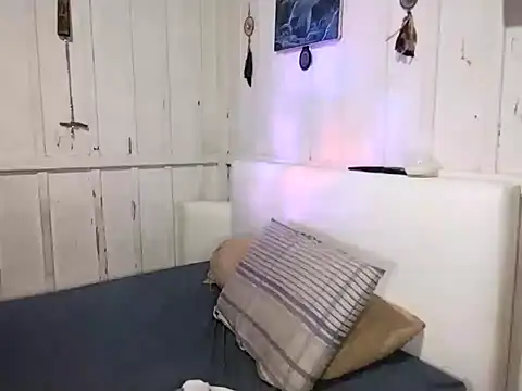 Snapshot of Rosaselvagem chatting on December 20, 2024, 2:19 am Rosaselvagem online show from December 20, 2024, 2:19 am