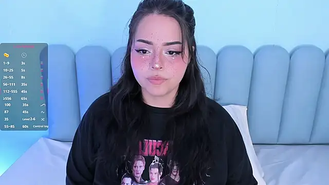 curvy rousi online show from November 30, 2025, 11:33 am