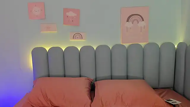 curvy rousi online show from November 6, 2025, 11:47 am