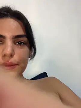 Snapshot of MARYADSUARD chatting on May 9, 2026, 5:44 am MARYADSUARD online show from May 9, 2026, 5:44 am