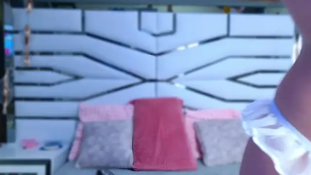 ElizabetthKitty online show from April 10, 2026, 11:50 am