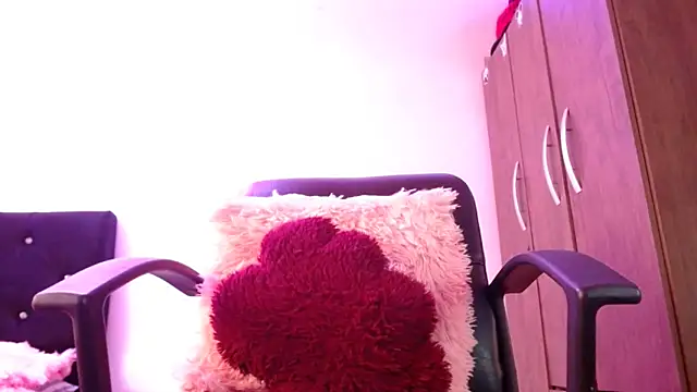 Miia-fox online show from January 22, 2025, 3:18 pm