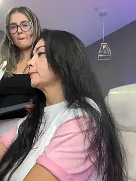 Snapshot of Hot_beauty__ chatting on October 13, 2025, 12:34 am Hot beauty online show from October 13, 2025, 12:34 am