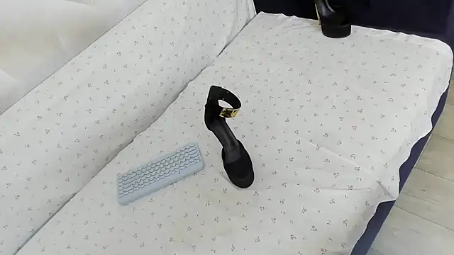 Sweet Lanaaaaa online show from October 23, 2025, 8:18 pm