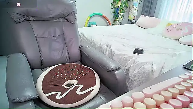 Xiaoyu-G online show from October 16, 2025, 12:52 am