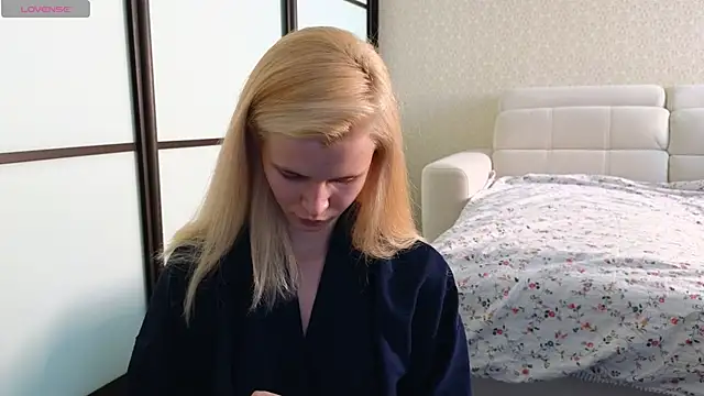 elsa limerence online show from March 5, 2025, 8:21 am