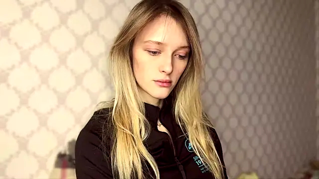 Evvie Summn1 online show from February 27, 2026, 4:56 am