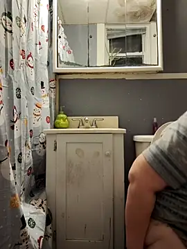 023Longandjuicy online show from December 14, 2025, 10:59 pm