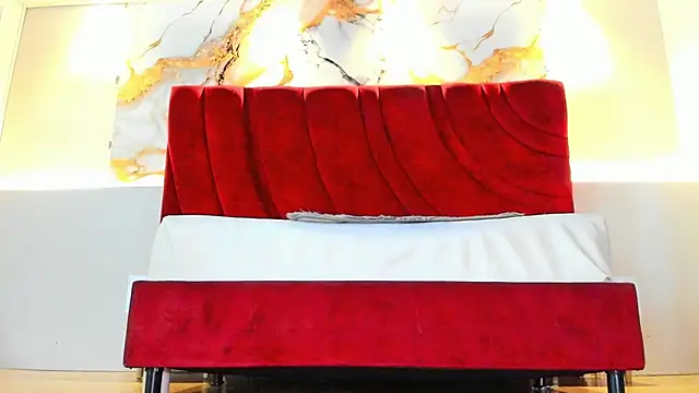 MAISE HILL1 online show from September 24, 2025, 1:17 pm