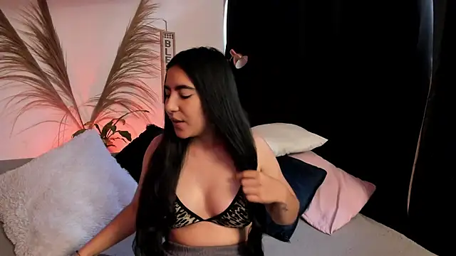 Snapshot of Serenity_Day chatting on October 6, 2025, 10:10 pm Serenity Day online show from October 6, 2025, 10:10 pm