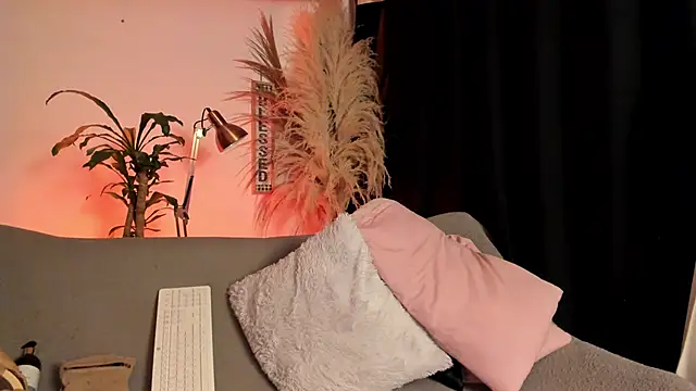 Serenity Day online show from February 19, 2026, 1:57 am