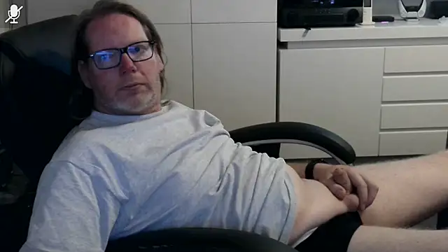 Snapshot of VSteph chatting on July 6, 2026, 8:44 pm VSteph online show from July 6, 2026, 8:44 pm