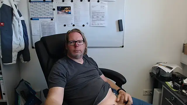 VSteph online show from September 9, 2025, 2:37 pm