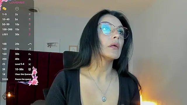 Zuzana21 online show from March 21, 2025, 1:01 pm