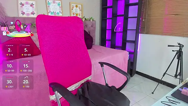 Lia Keen online show from October 27, 2025, 8:21 pm