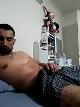 Snapshot of Enormer22c chatting on March 19, 2026, 11:38 pm Enormer22c online show from March 19, 2026, 11:38 pm