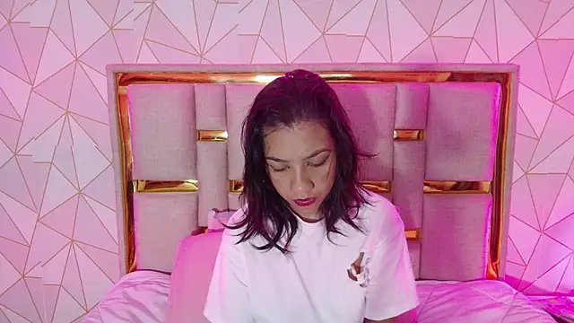 nina carther online show from April 15, 2026, 11:16 am