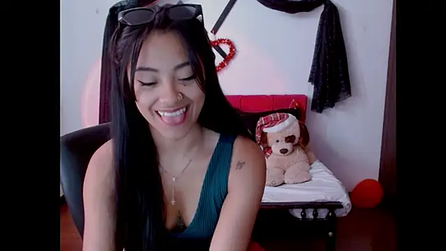 NatalyEscobar lx online show from March 12, 2025, 3:07 pm