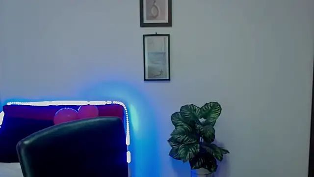 NatalyEscobar lx online show from March 30, 2026, 2:07 pm