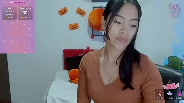 NatalyEscobar lx online show from October 9, 2025, 12:28 pm