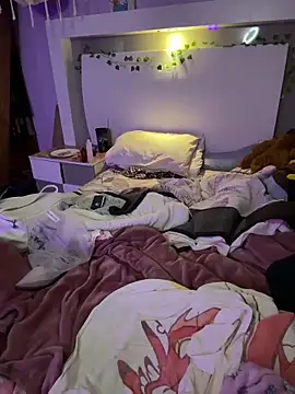 m0ondolly online show from April 16, 2026, 6:36 am