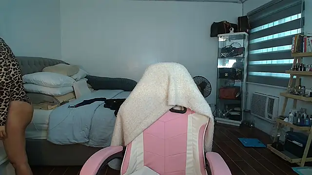 aya saki online show from September 10, 2025, 8:35 am