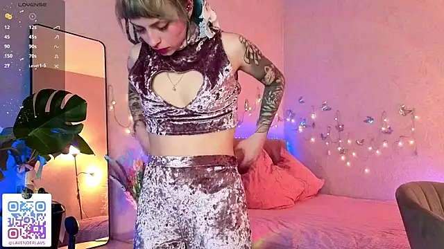 lavenderluxe online show from April 6, 2026, 7:04 pm