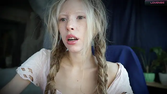  Phantom thread  online show from October 8, 2025, 8:49 am