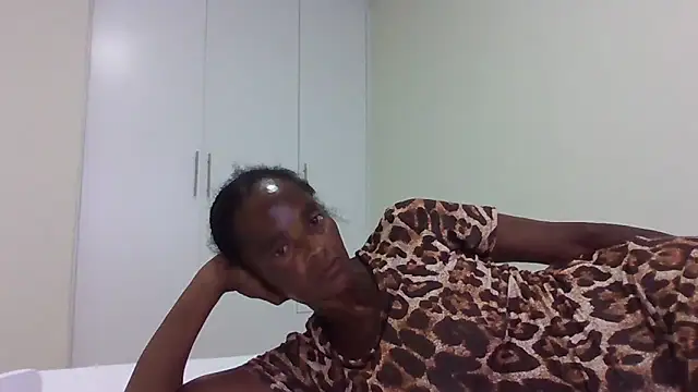 sweets 80 online show from December 21, 2025, 3:47 pm