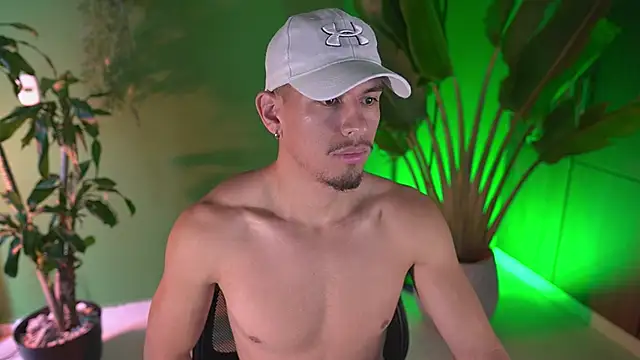 Aaronfox x online show from April 6, 2026, 12:39 pm