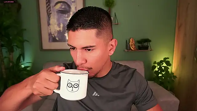 Aaronfox x online show from March 18, 2025, 9:34 am