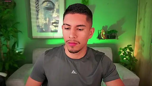 Aaronfox x online show from March 18, 2025, 12:39 pm