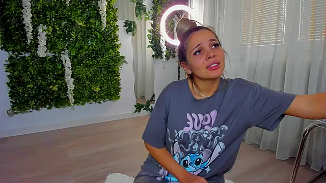 VivienCarter online show from October 12, 2025, 10:05 am