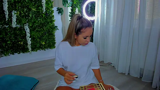 VivienCarter online show from September 15, 2025, 7:31 am