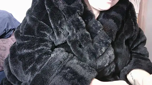 Snapshot of busty-bella1 chatting on October 22, 2025, 10:25 am busty-bella1 online show from October 22, 2025, 10:25 am