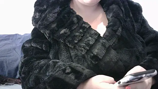 Snapshot of busty-bella1 chatting on September 29, 2025, 9:27 am busty-bella1 online show from September 29, 2025, 9:27 am