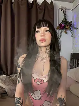 madelinexx online show from May 18, 2026, 9:58 am