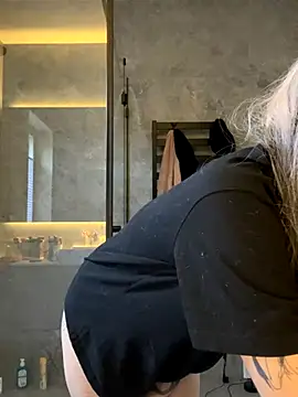 madelinexx online show from October 24, 2025, 11:09 am