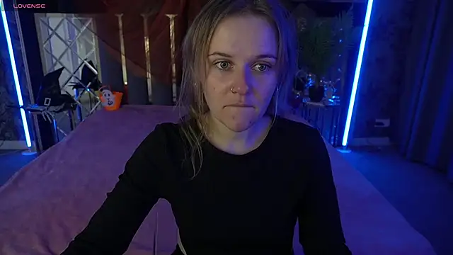 MaribelRiverr  online show from October 27, 2025, 6:36 am