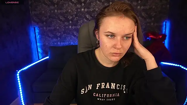 MaribelRiverr  online show from March 19, 2025, 7:18 am