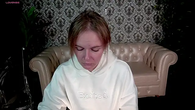 MaribelRiverr  online show from September 13, 2025, 5:40 am