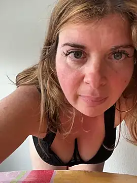 Snapshot of Lombada chatting on February 10, 2026, 10:36 am Lombada online show from February 10, 2026, 10:36 am