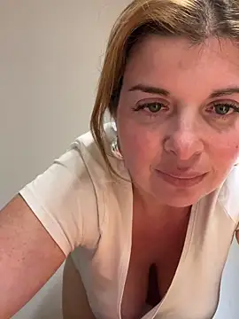 Snapshot of Lombada chatting on February 9, 2026, 10:08 pm Lombada online show from February 9, 2026, 10:08 pm