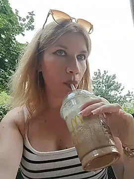 Snapshot of EvaRush chatting on June 30, 2026, 4:07 pm EvaRush online show from June 30, 2026, 4:07 pm